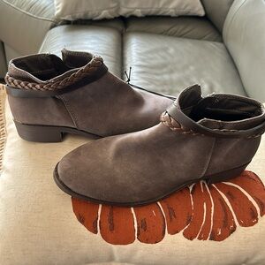 NINE WEST Girl boots size 4 Brown new